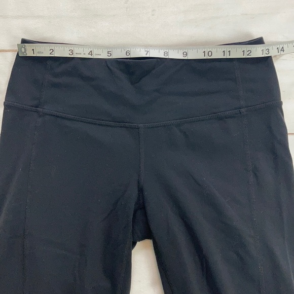 ❌SOLD❌Athleta Black Mind Over Mat Capri Leggings - Picture 9 of 12
